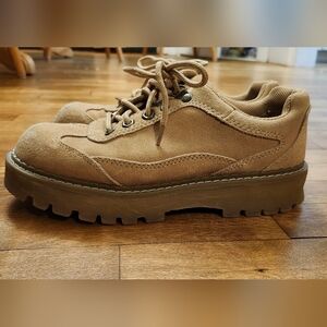 Vintage Y2K Lower East Side Lug Sole Tan Suede Low Lace Shoes 7.5